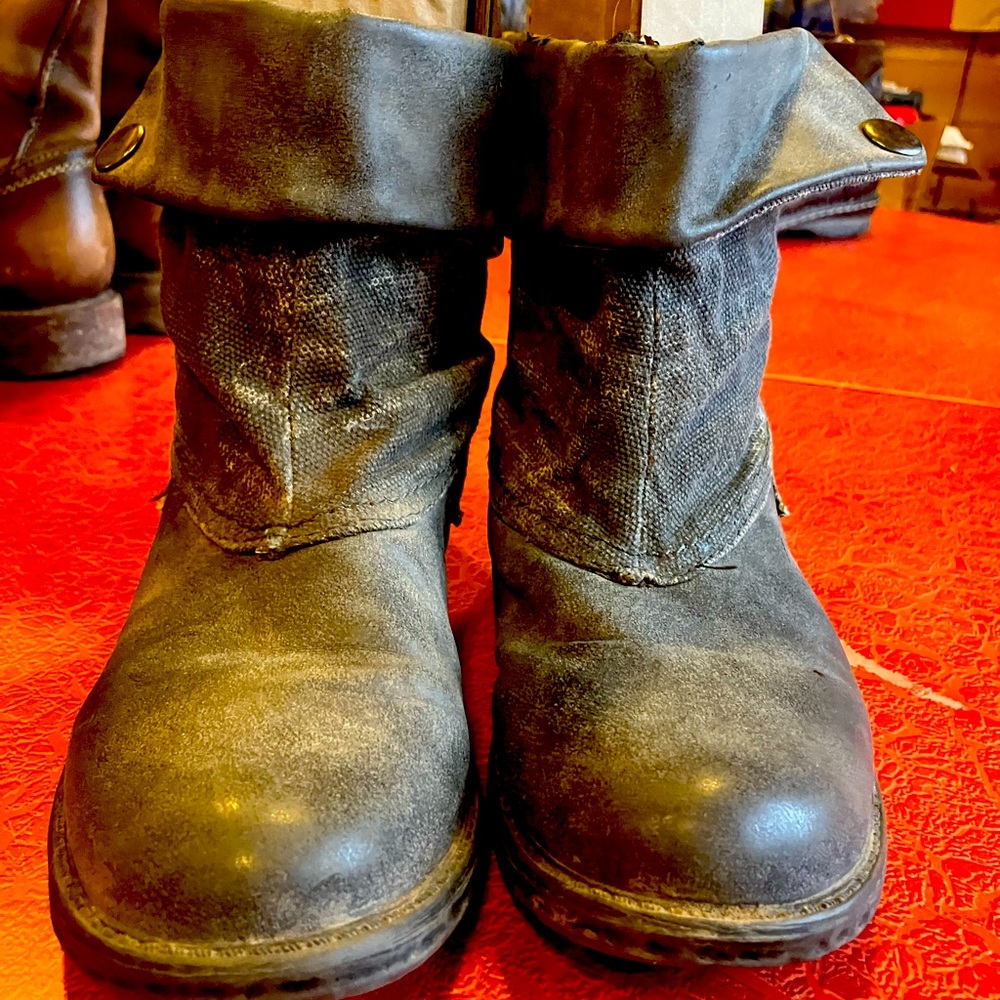 Used shoe boots